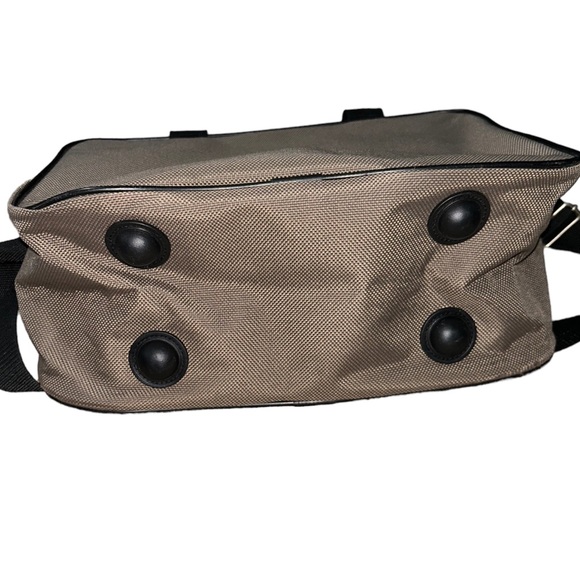 Disney Mickey Mouse weekend bag - Picture 4 of 5